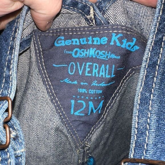 Oshkosh B’gosh classic denim 12 month basic short overalls - Picture 3 of 3